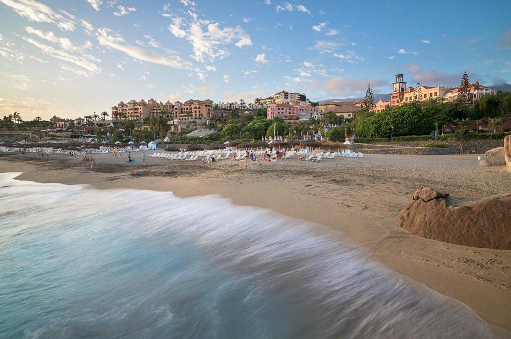 Playa Del Duque-Amazing Views 2 Bedroom Costa Adeje  Exterior photo