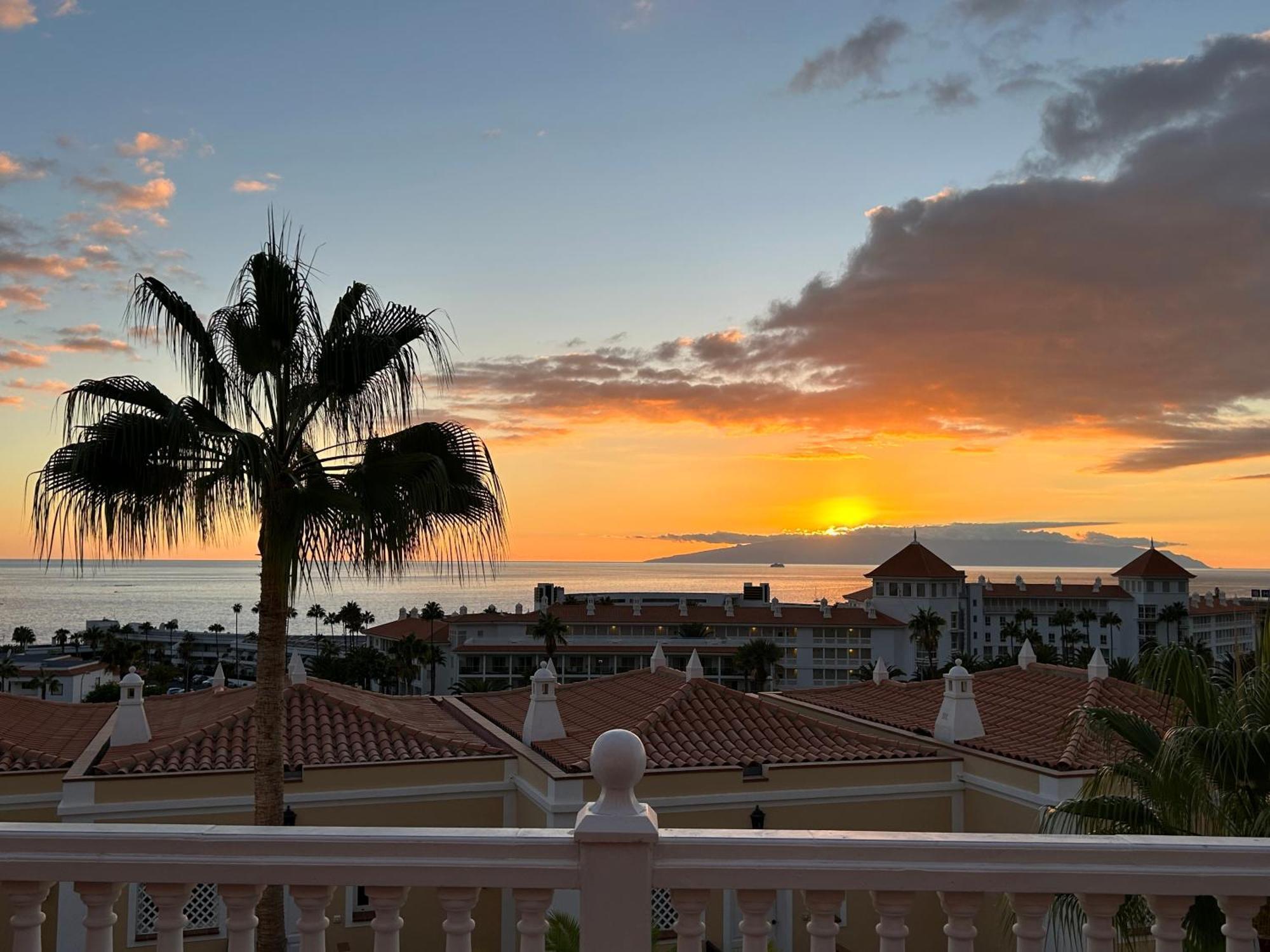 Playa Del Duque-Amazing Views 2 Bedroom Costa Adeje  Exterior photo